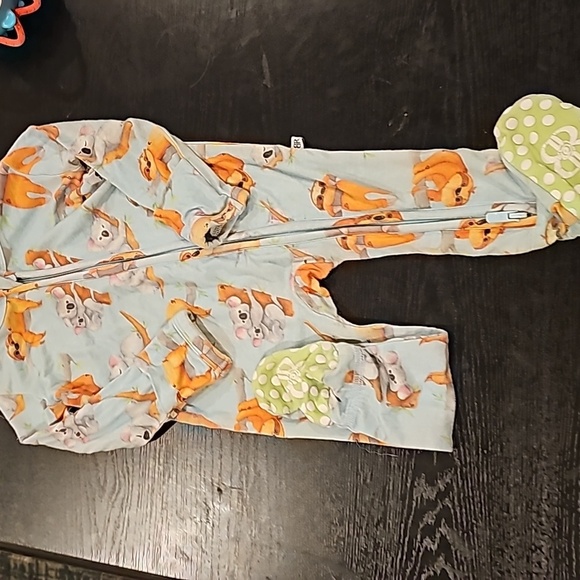 Serial Chiller Footies - Picture 2 of 2